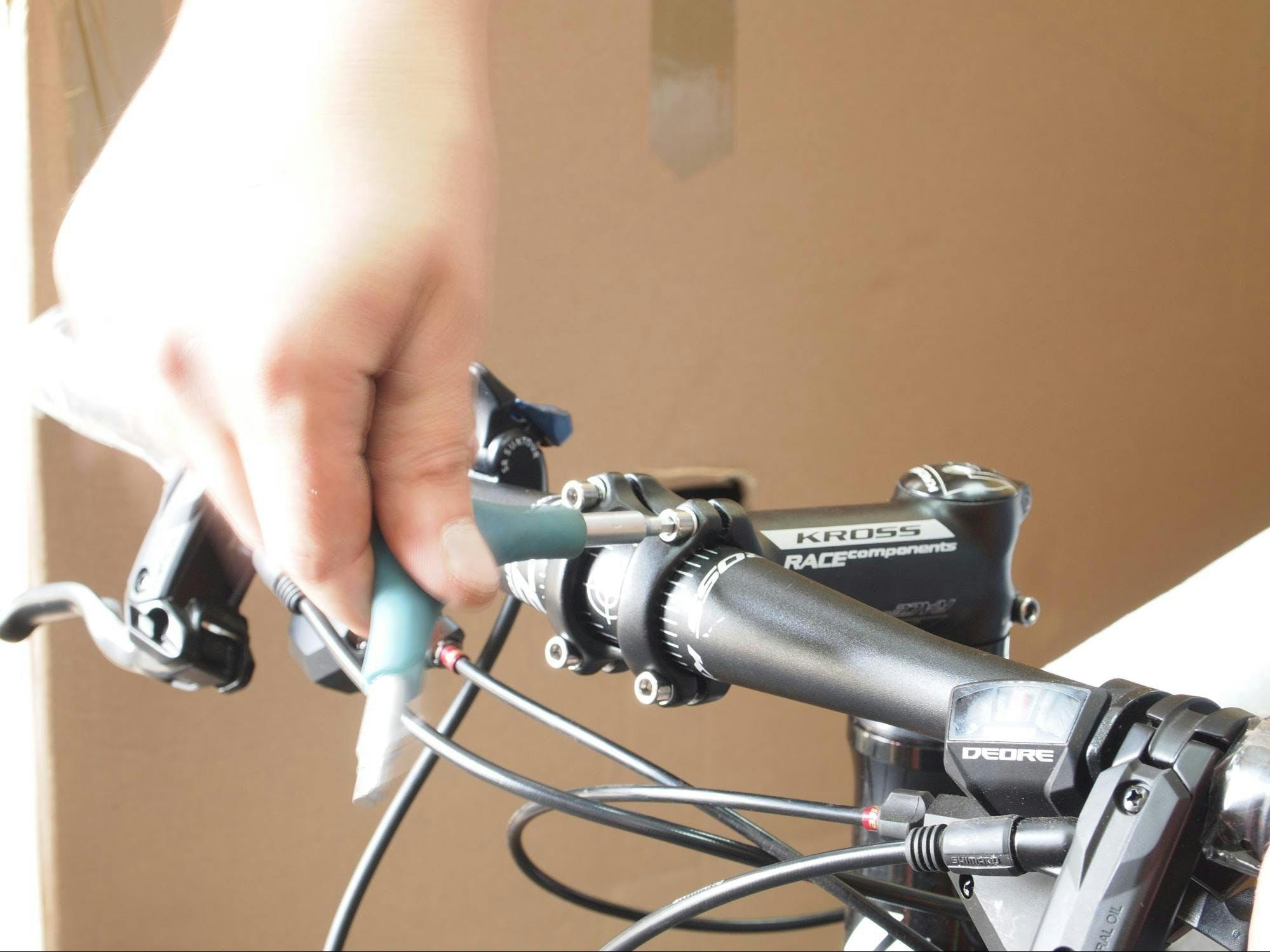 jak zdemontować kierownicę roweru