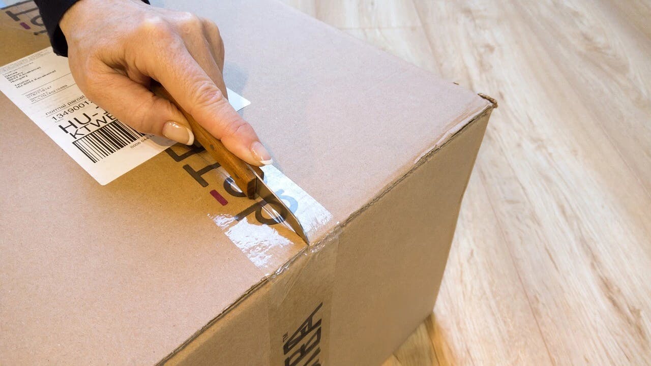 Wypełniacze do paczek – sekret bezpiecznego i estetycznego pakowania przesyłek